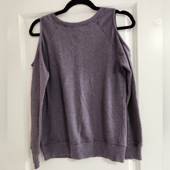 🎀2/$30🎀 Disney Parks Cinderella Fairy Godmother Cold Shoulder Gray Sweater - Picture 2 of 3